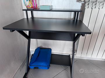 Scrittoio nero per pc e stampante