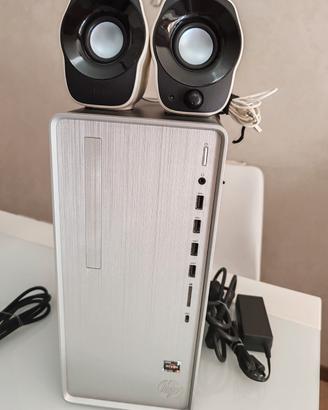 Computer desktop con schermo