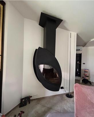Stufa a legna sospesa design