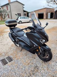 YAMAHA TMAX 560