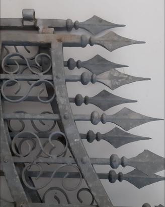 Cancello in ferro battuto zincato e rivettato
