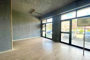 NEGOZIO A MONTESILVANO