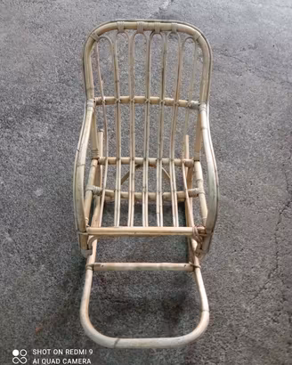 sedia a dondolo in vimini