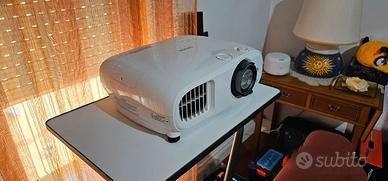 Epson TW-7000 + coppia occhiali 3d e accessori