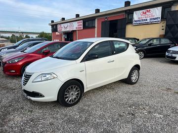 Lancia Ypsilon 0.9 TwinAir 85 CV 5 porte Metano Ec