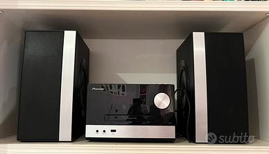 Impianto audio con casse pioneer