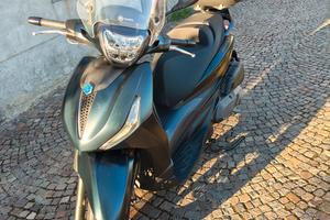 Scooter Piaggio Beverly 400s