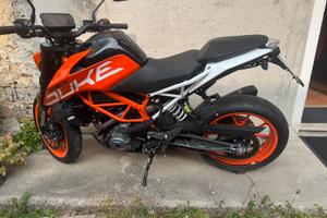 KTM 390 Duke