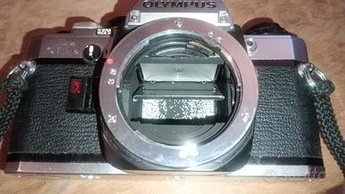 OLYMPUS OM10 corpo macchina 135mm