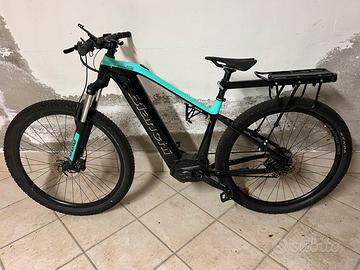 E-bike bicicletta bianchi mountain bike sport