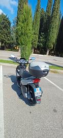  scooter kymco 125 .