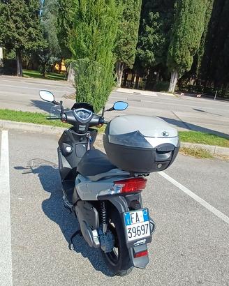  scooter kymco 125 .