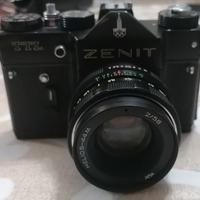 Macchina fotografica zenit ttl 