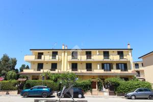 VILLA A SCHIERA A CAPODRISE