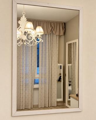 Specchio rettangolare con cornice bianca 62x42 cm