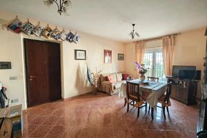 Appartamento 4 vani con box e posto auto