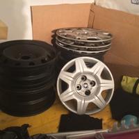 4 Cerchi + copri cerchi  15 Fiat  (NUOVI