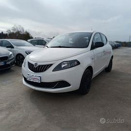 Lancia Ypsilon 1.0 S&S Hybrid Ecochic Silver IVA E
