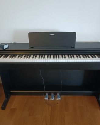 Pianoforte Yamaha YDP 144B con panca