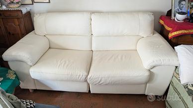 Divano 2 posti pelle bianco con alzata gambe