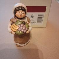Donna con cesto di frutta presepe classico thun