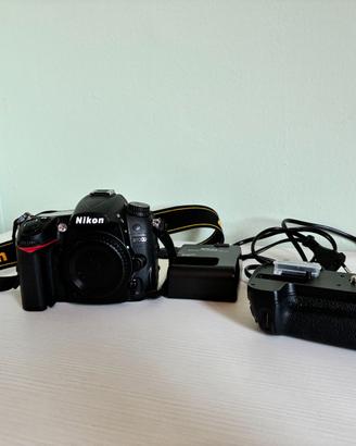 NIKON D7000 + BATTERY GRIP , SCATTI 6706