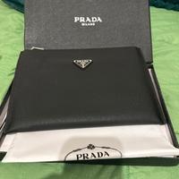 Pochet nera prada