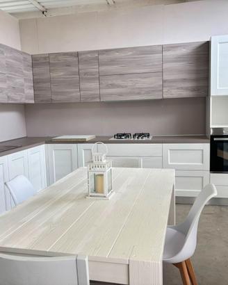 Cucina doppio colore fine serie, modificabile!