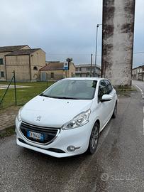 PEUGEOT 208 2014