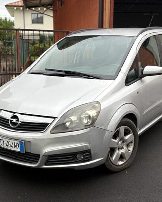 Opel Zafira 1.9 CDTI 120CV Cosmo 7 POSTI