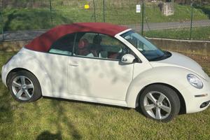 Maggiolino new beetle limited red edition