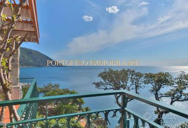 Villa di 184 m² con più di 5 locali e box auto a C