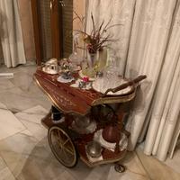 Carrello portavivande in legno intarsiato e ottone