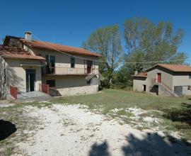 CASA SEMINDIPENDENTE A VALFABBRICA