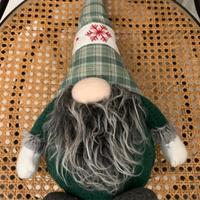 Gnomo di Natale verde pupazzo in pezza