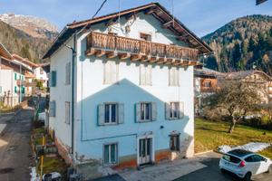 Casa da ristrutturare in centro a Caviola-Falcade