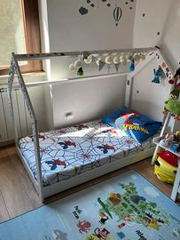 Letto montessoriano a capanna