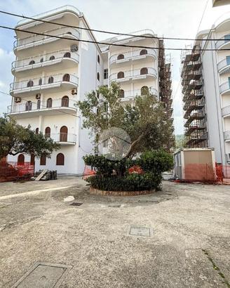 2 LOCALI A FALCONARA ALBANESE