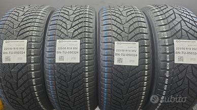 4 Pneumatici 225/50 R18 Yokohama Bluearth V905