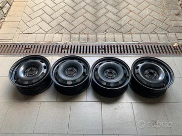 Cerchi in ferro 15” attacco 5x100