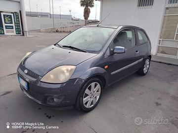 Ford Fiesta 1.4 tdci 3 porte  anno 2006. 