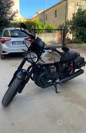 Moto Guzzi V7 stone s