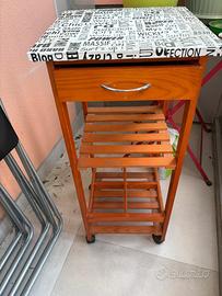 Carrello da cucina multiuso in legno con ruote