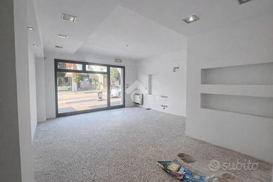 NEGOZIO A VILLA DEL CONTE