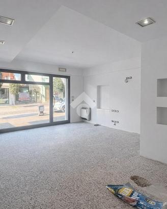 NEGOZIO A VILLA DEL CONTE