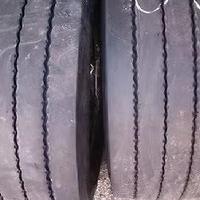 Coppia di pneumatici usati 385 55 22.5 continental