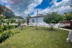 Villa mono familiare indipendente con giardino