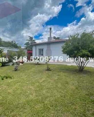 Villa mono familiare indipendente con giardino