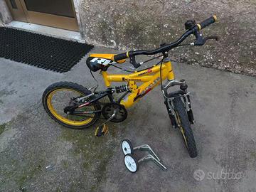 BICICLETTA CON ROTELLE PER BAMBINO