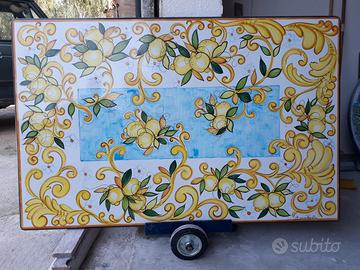 Tavolo in pietra lavica dell'etna dipinto a mano